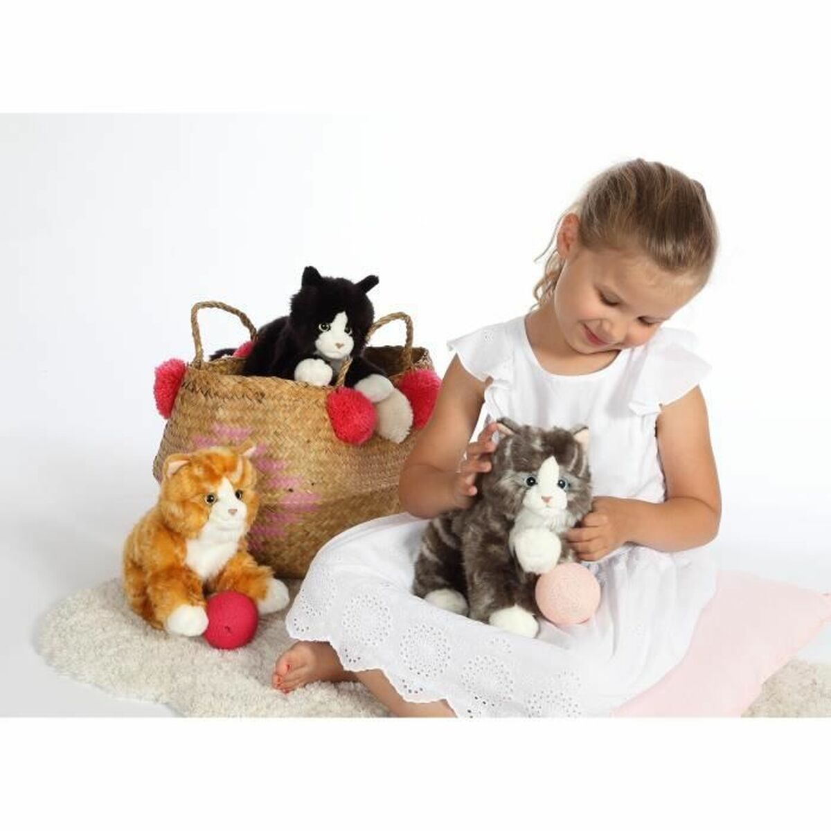 Peluche chat réaliste roux et d'autres chats