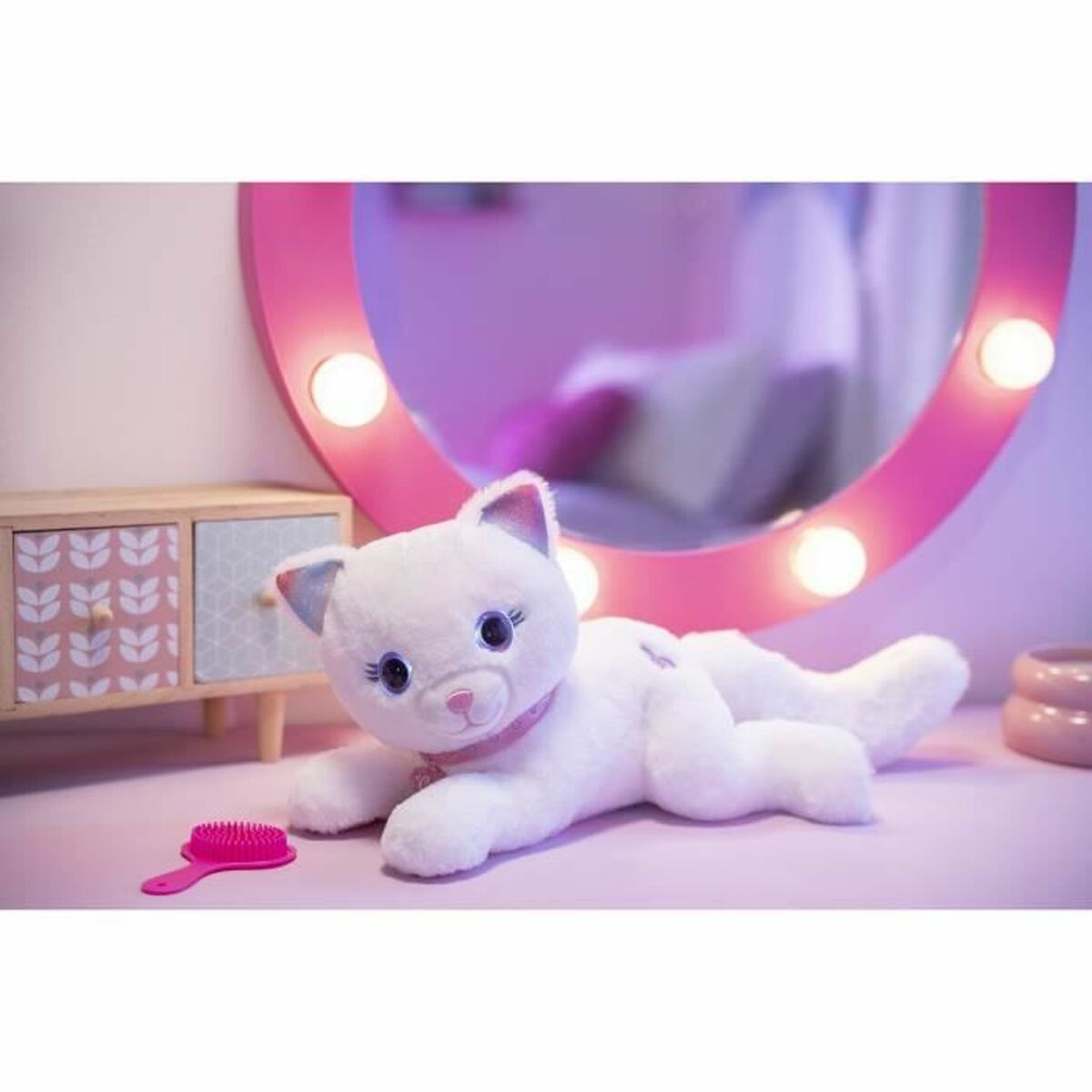 peluche chat allongée