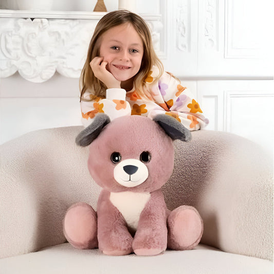 peluche chien rose avec une petite fille