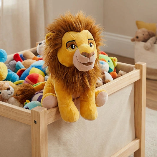 peluche du roi lion mufasa dans un bac de doudou