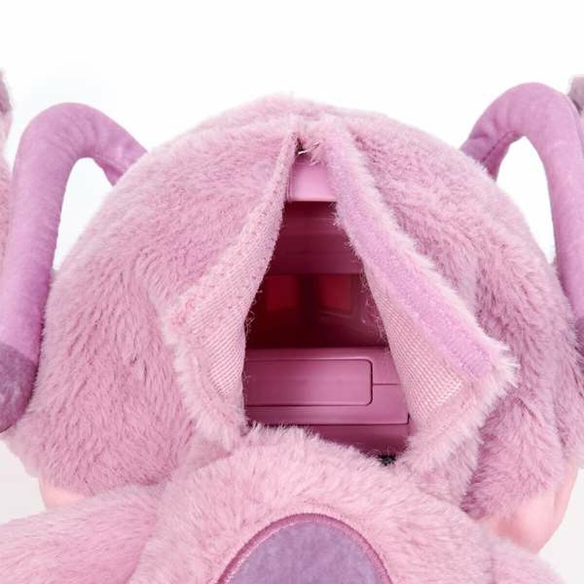 arrière de la tête de la peluche stitch rose